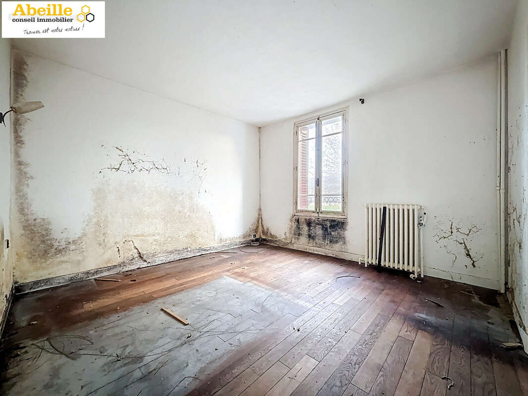 Maison ancienne de 66 m2 sur sous-sol total avec garage attenant, et preau attenant terrain de 619 m2. - photo 5