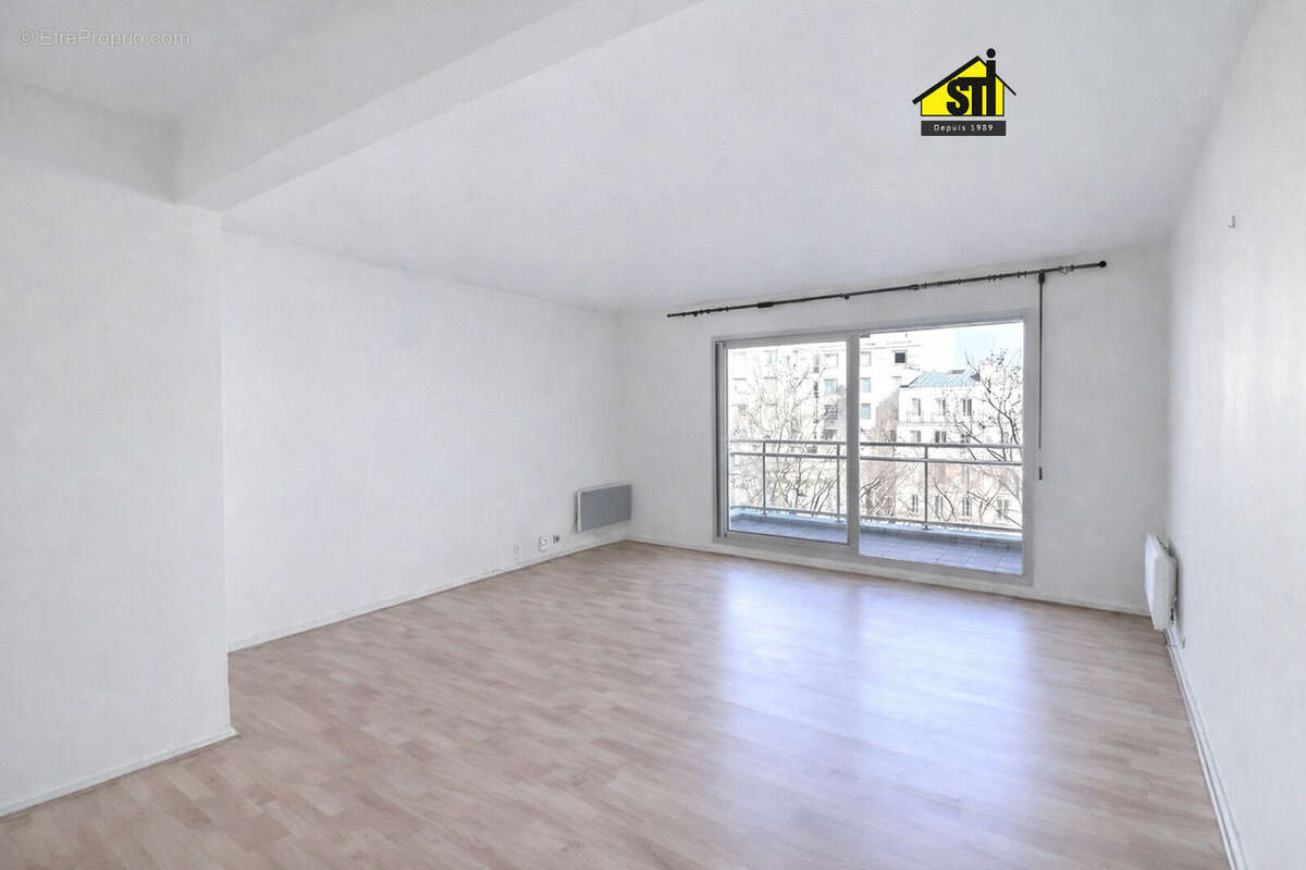 Appartement à PARIS-14E