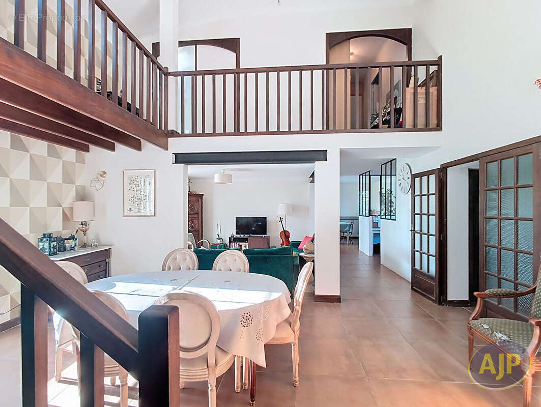 Maison à VIEILLEVIGNE