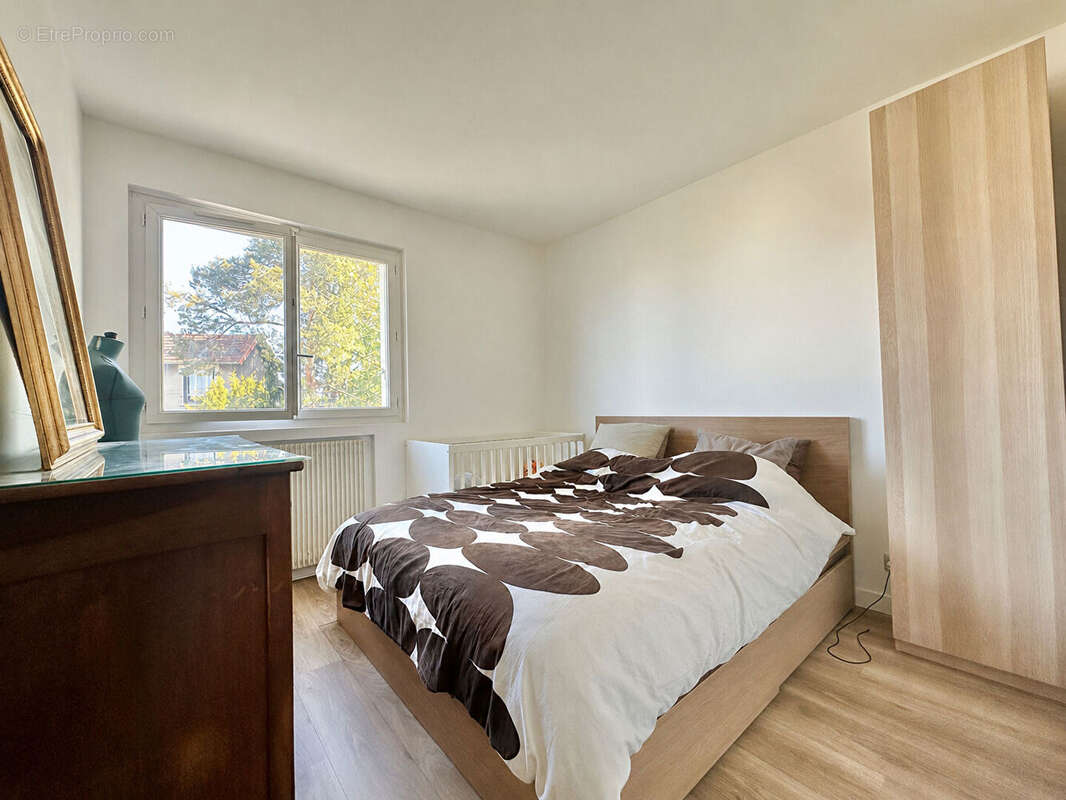 Appartement à SARTROUVILLE