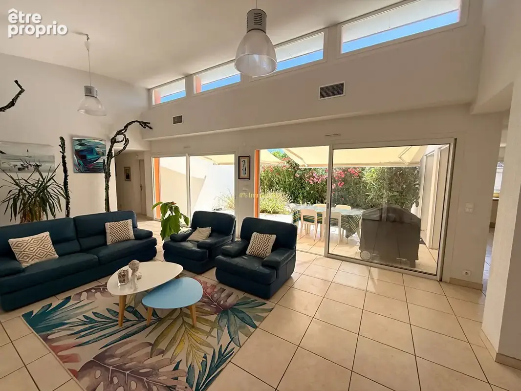 Villa contemporaine à vendre au Grau d'Agde . À 150 mètres de la plage - photo 2