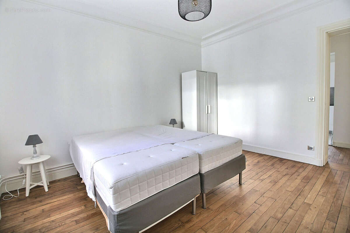 Appartement à LA GARENNE-COLOMBES