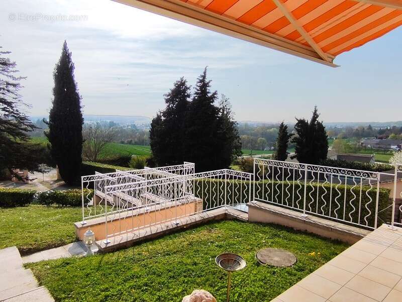 Maison à RUELLE-SUR-TOUVRE