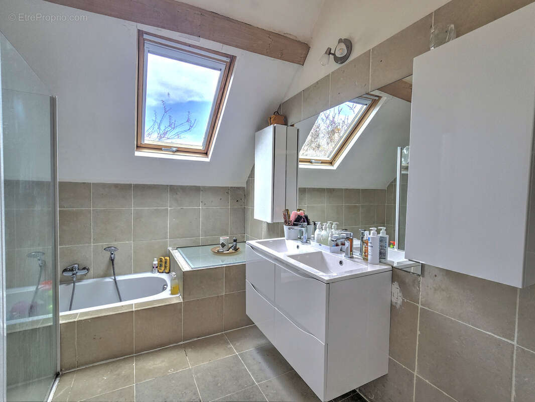 Maison à BRISSAC-QUINCE