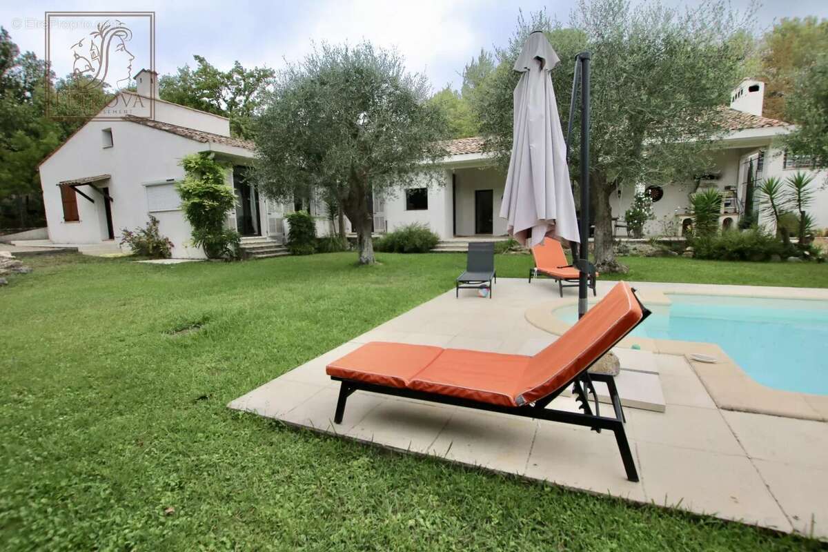 Maison à TOURRETTES-SUR-LOUP