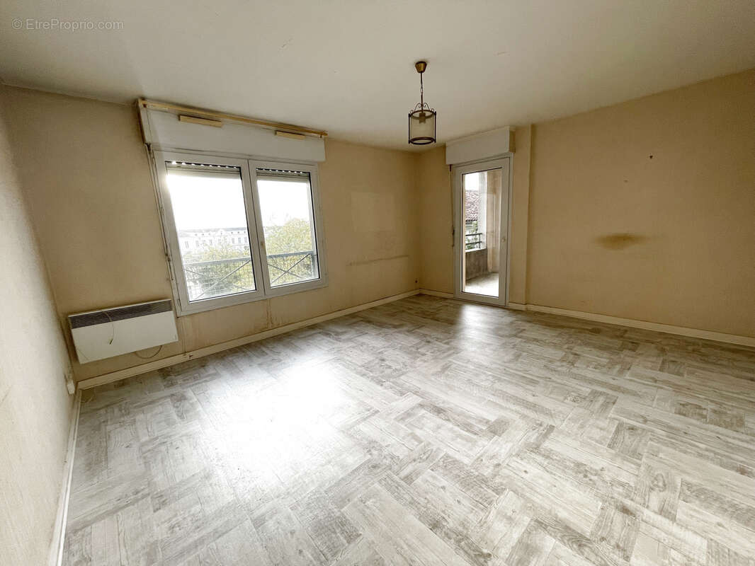 Appartement à COGNAC