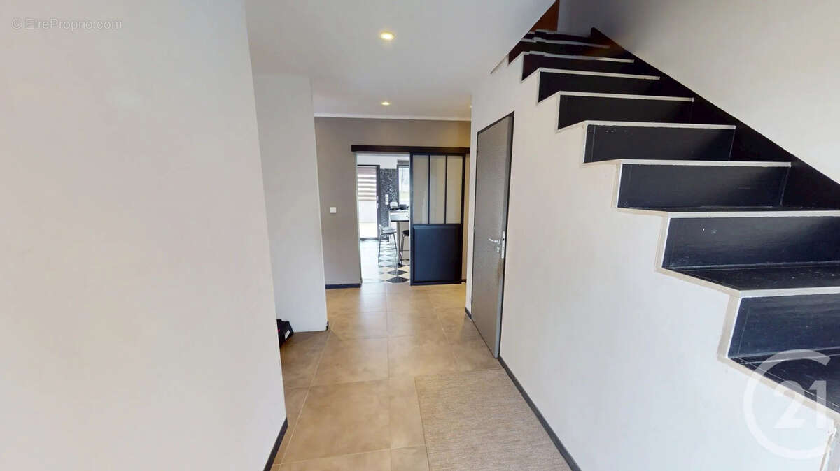 Maison à SAINT-QUENTIN