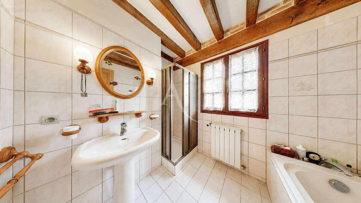 Maison à LES MUREAUX