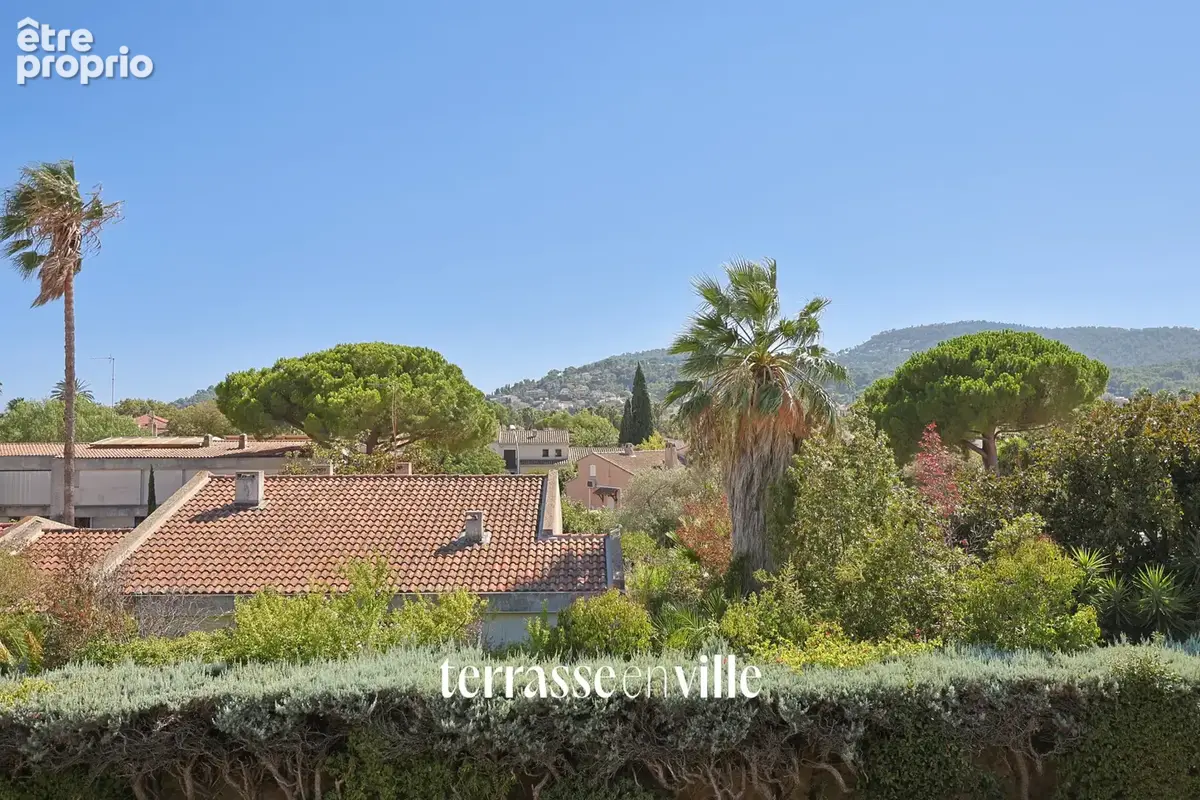 Hyeres - centre - t3 dernier etage terrasse - photo 12