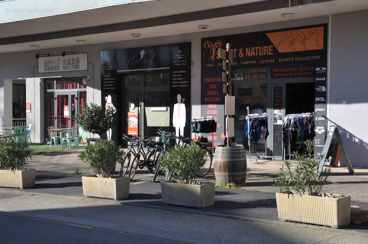 Commerce à LAMALOU-LES-BAINS
