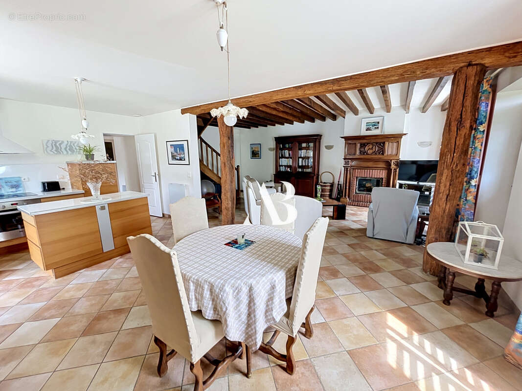 Maison à LA CHAPELLE-RABLAIS