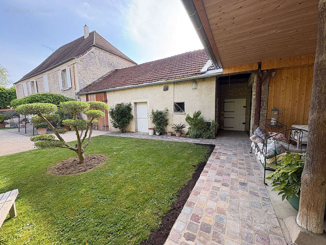 Maison à SAINT-NOM-LA-BRETECHE