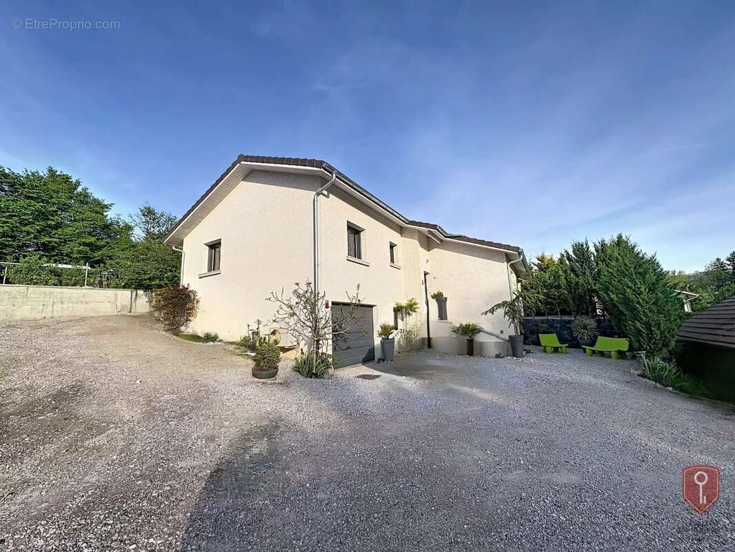 Maison - Viry - photo 10