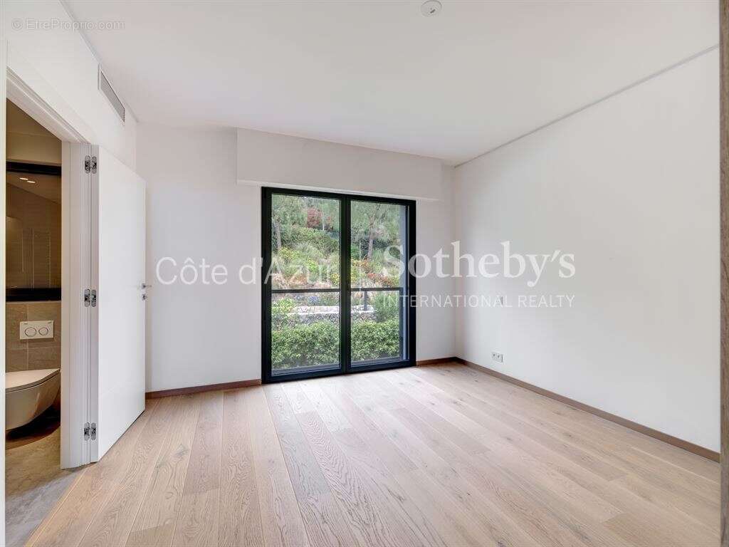 Appartement à VALLAURIS