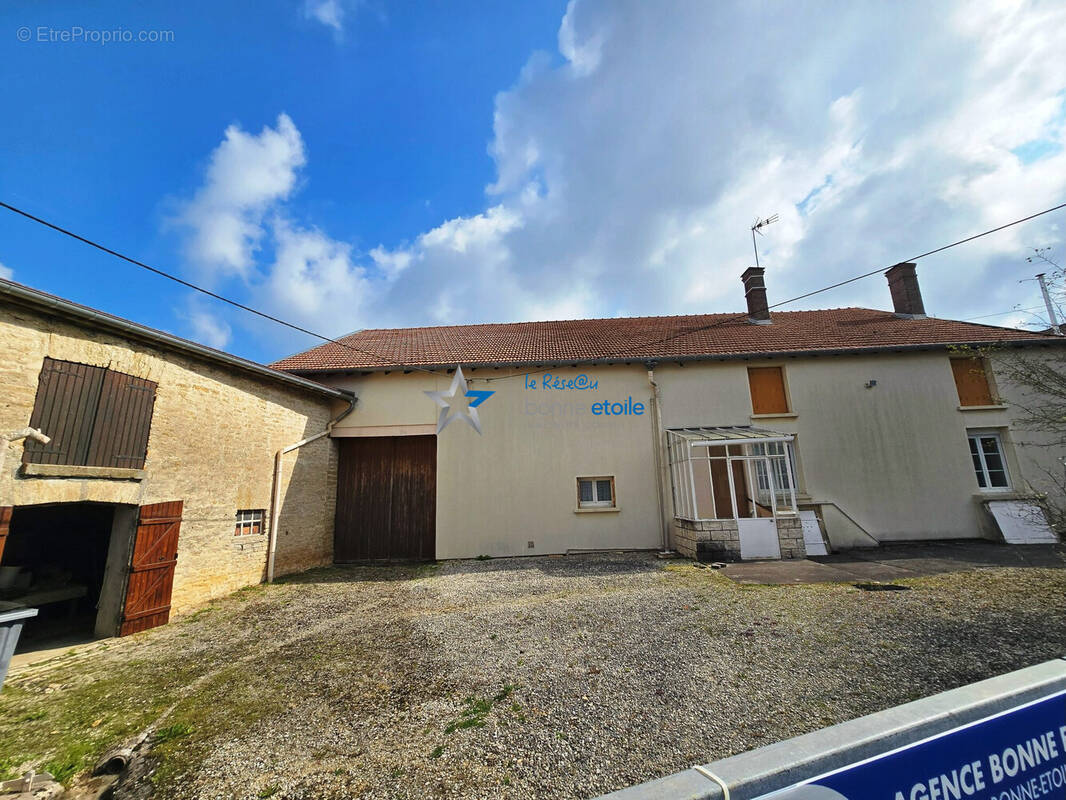 Maison à JONCHERY