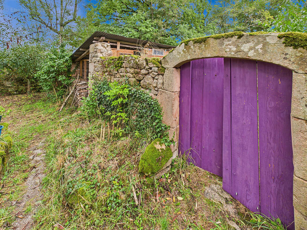 Maison à SAINT-MARCEL-EN-MARCILLAT
