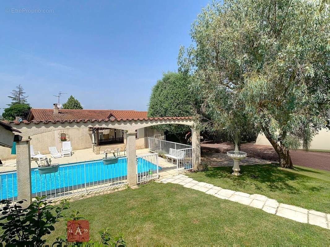 Maison à SAINT-SULPICE