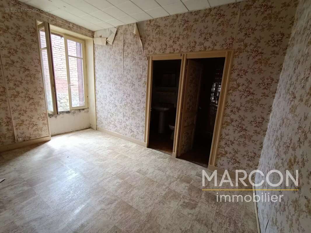 Maison à LAVAVEIX-LES-MINES