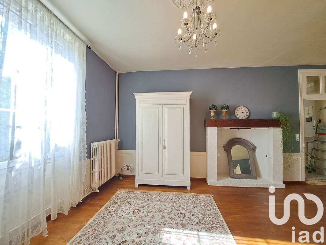 Maison 194 m² à Hommes  - photo 7