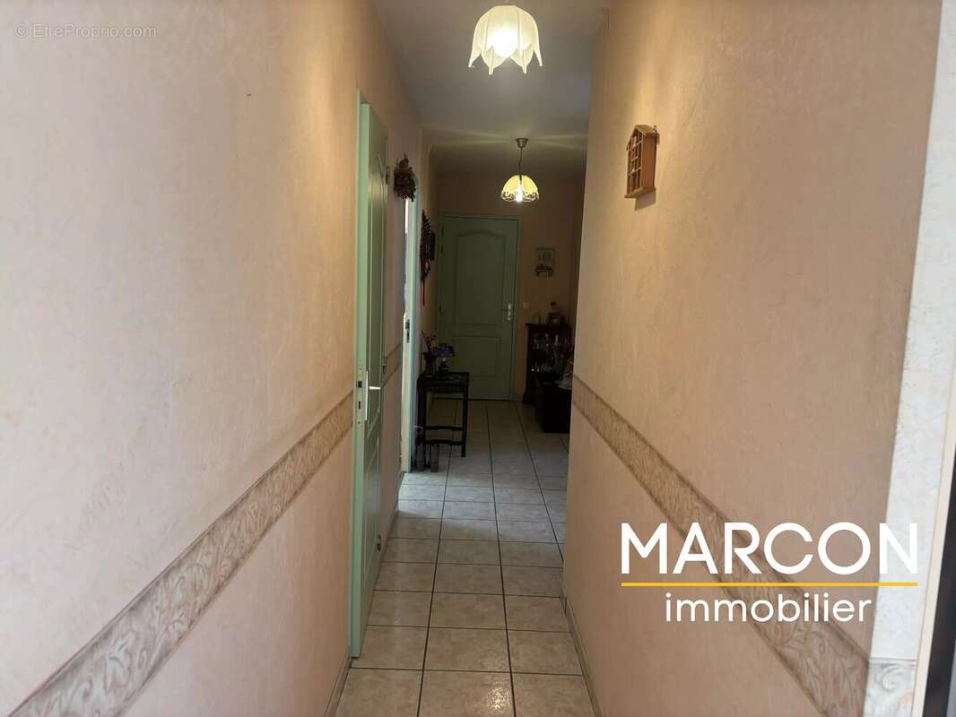 Maison à SAINT-PIERRE-DE-FURSAC