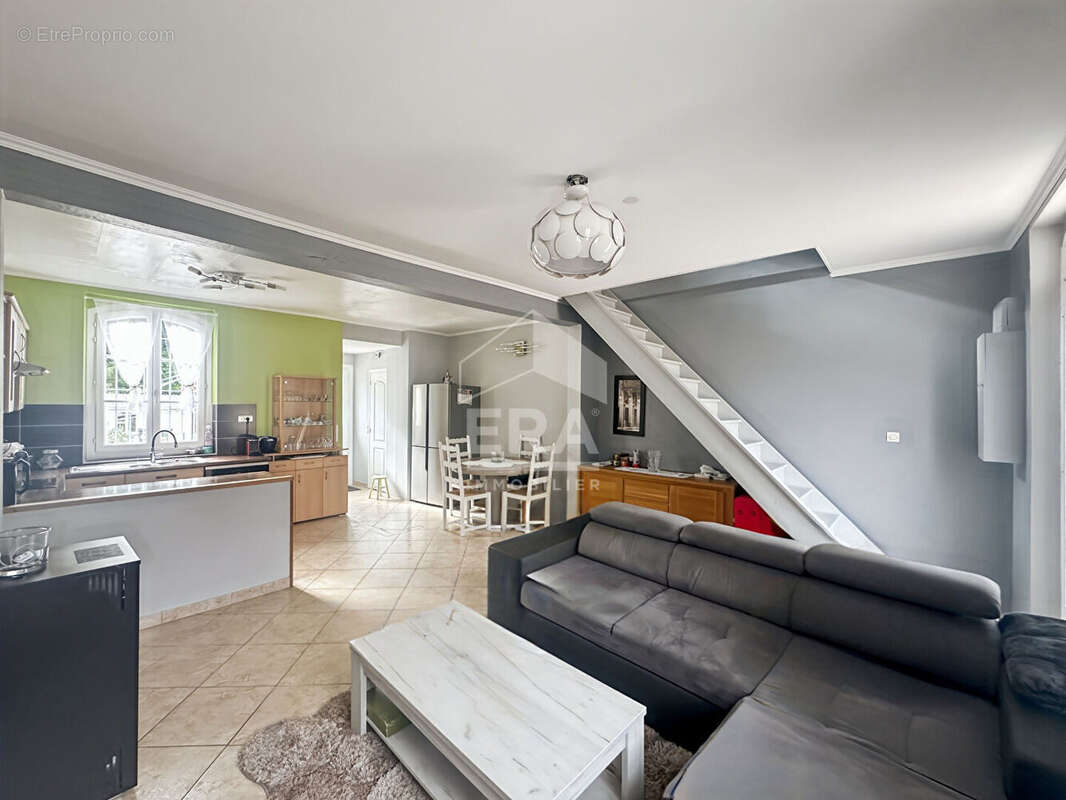 Maison à SAINT-FARGEAU-PONTHIERRY