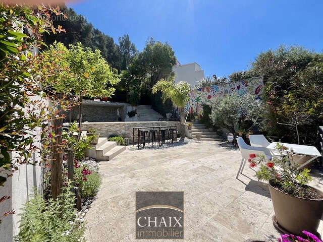 Belle contemporaine avec vue mer - appartement indépendant- piscine - garage - photo 23