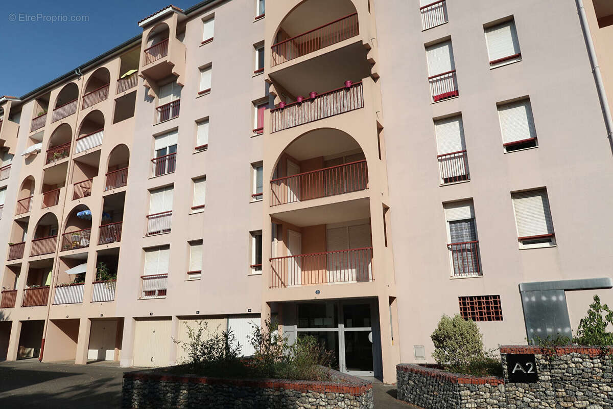 TOULOUSE HAUT-ROSERAIE - Ensemble immobilier de 209.35 m2 composé de 3 appartements loués avec cave et parking + 6 parkings - photo 8