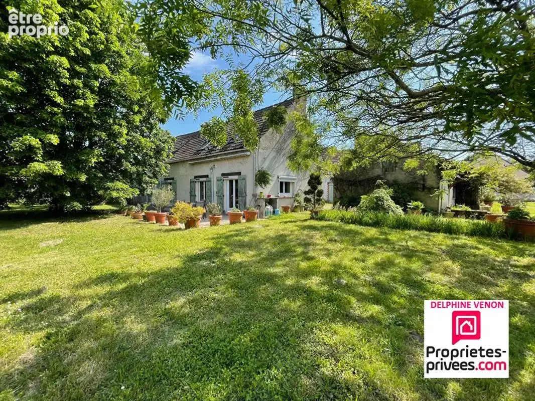 Corps de ferme avec beaucoup de potentiel et 2 habitations sur 7120 m² à Saint Martin D Abbat - photo 2