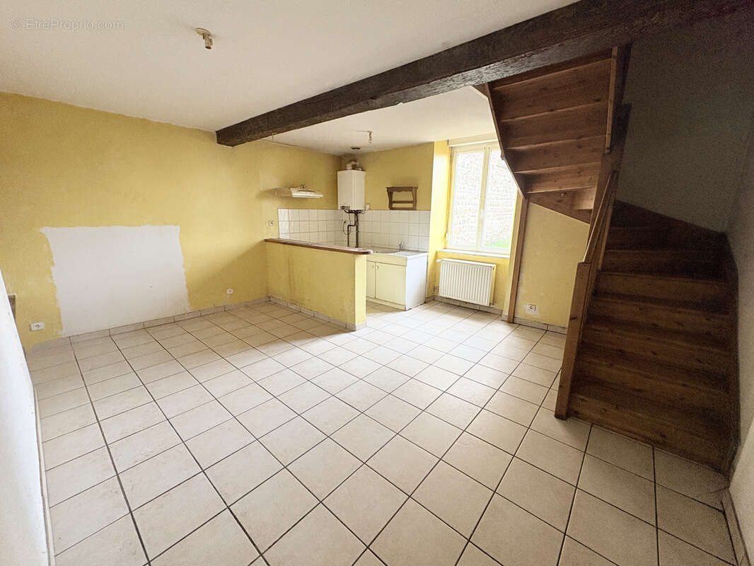 Appartement à SAINT-SYMPHORIEN-DE-LAY