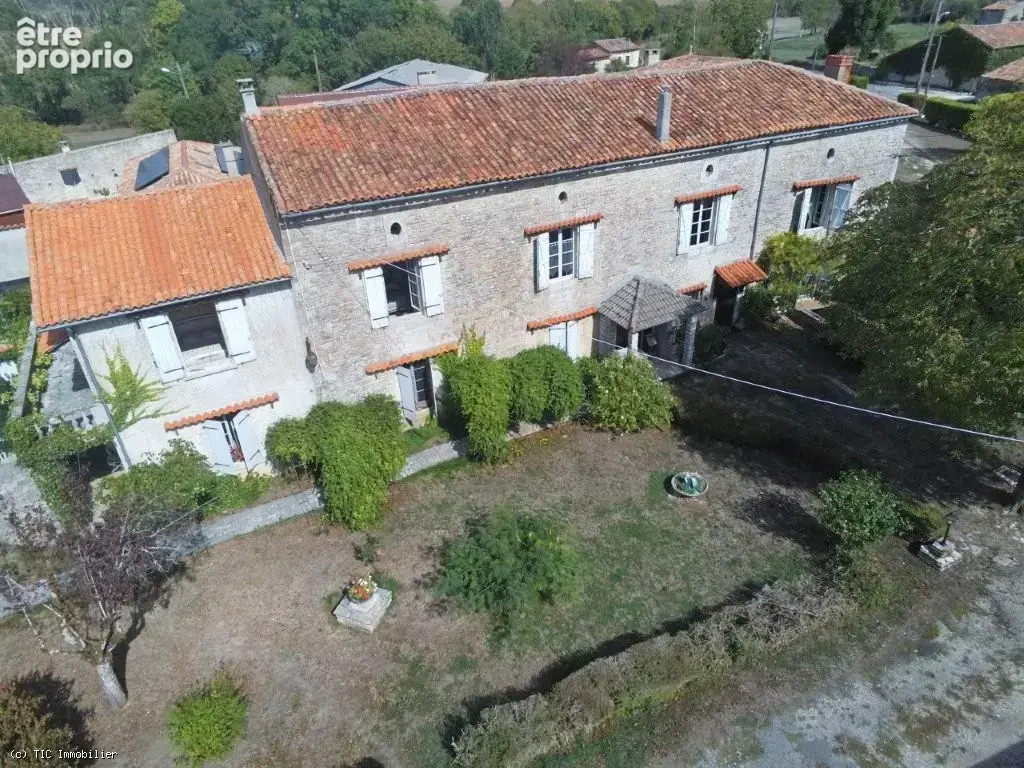 Très Beau Logis avec 6 chambres et Grand Terrain près de Ruffec - photo 52