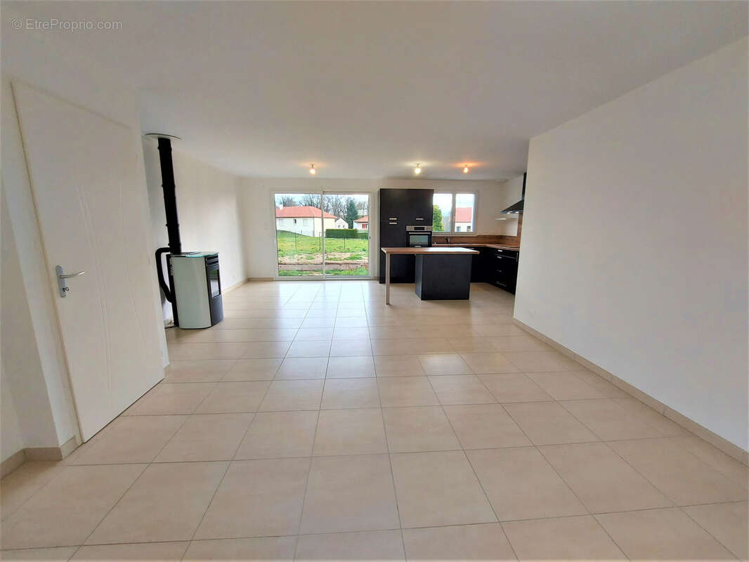 Maison à CHATEAUPONSAC