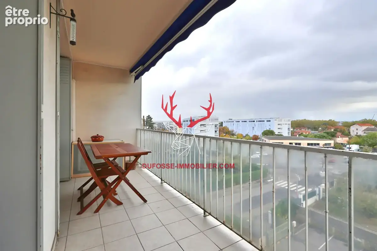 BRON : EXCLUSIVITÉ : Appartement T4 76 m² dernier étage avec balcon, - photo 9