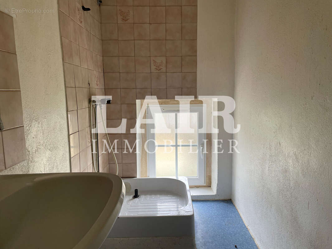 Maison à SAINT-JOUIN-DE-BLAVOU