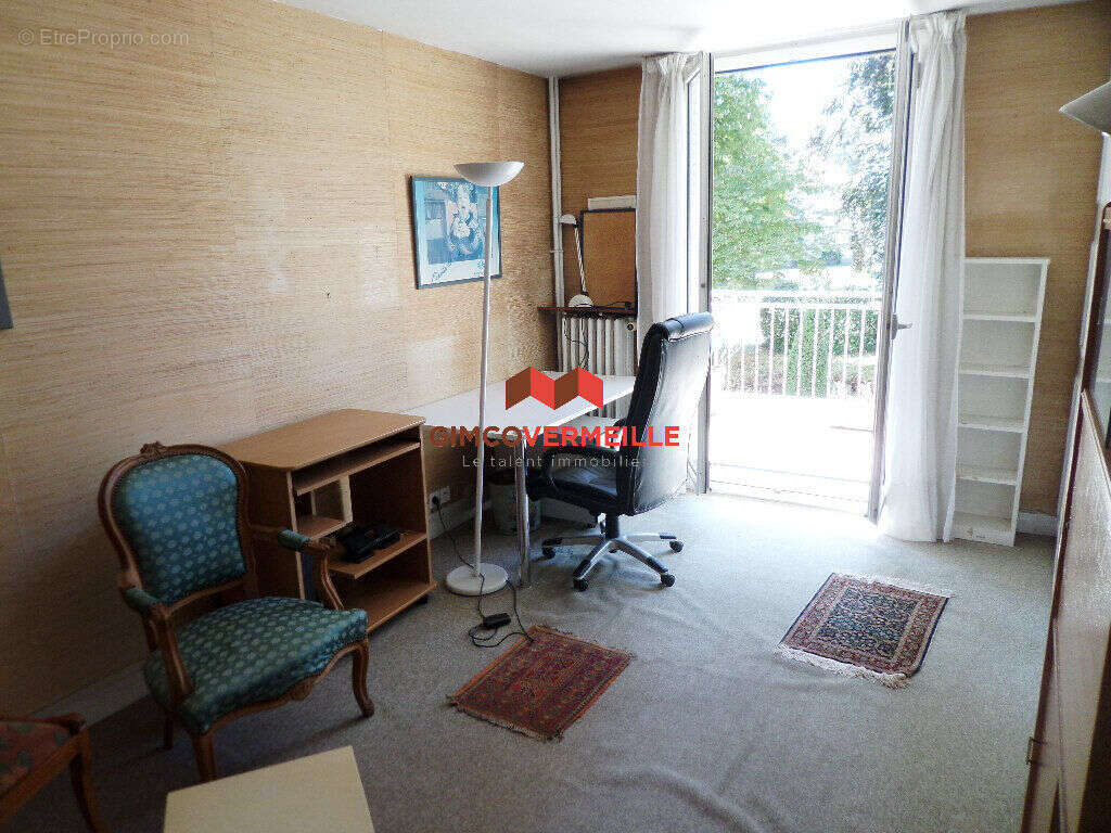 Appartement à LA CELLE-SAINT-CLOUD