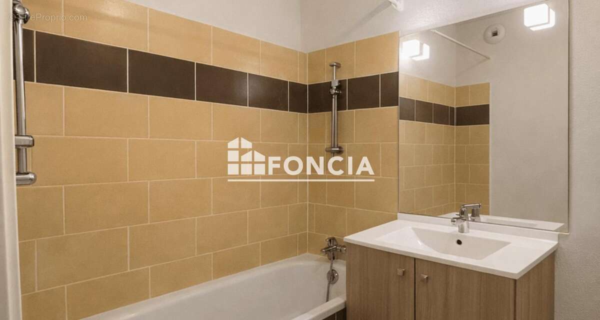 Appartement à LA RIVIERE-SAINT-SAUVEUR