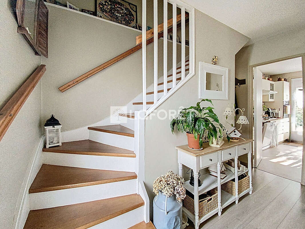 Maison à VERNEUIL-SUR-SEINE