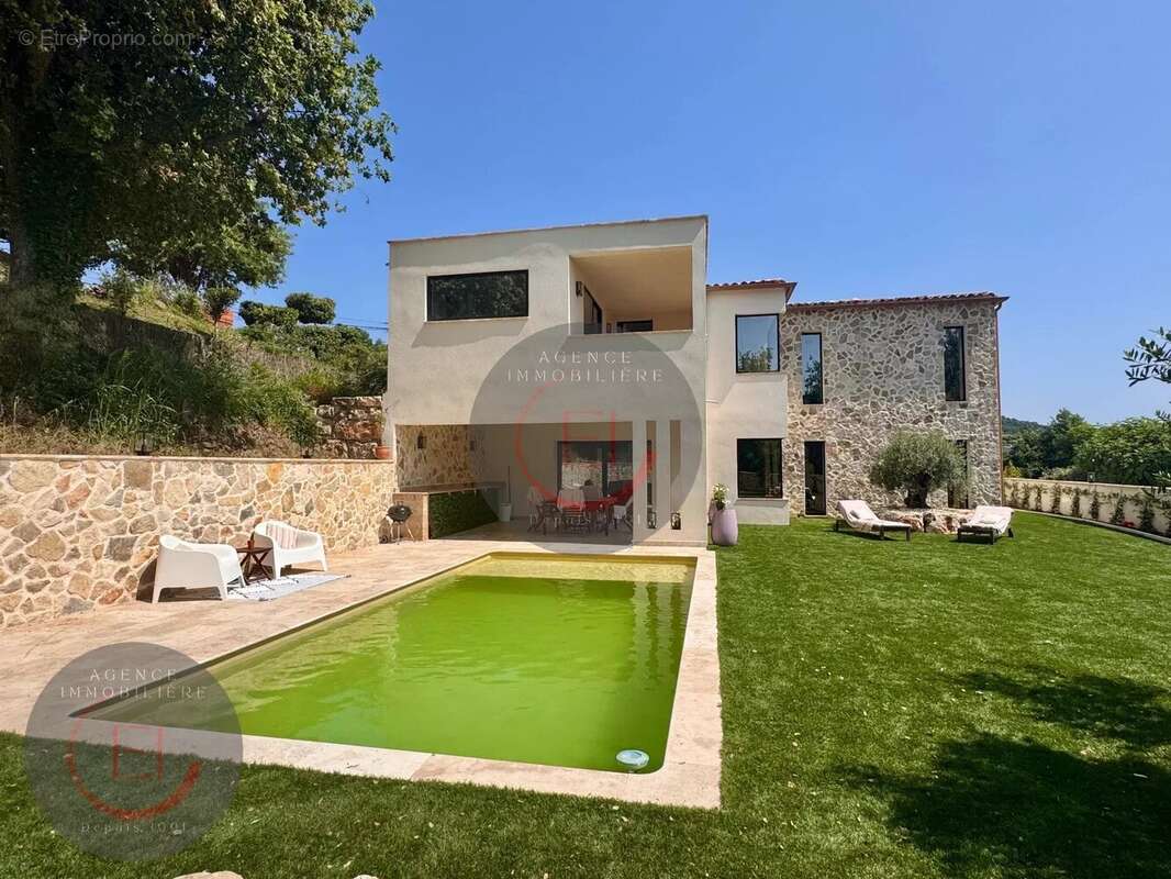 Maison à LES ADRETS-DE-L&#039;ESTEREL