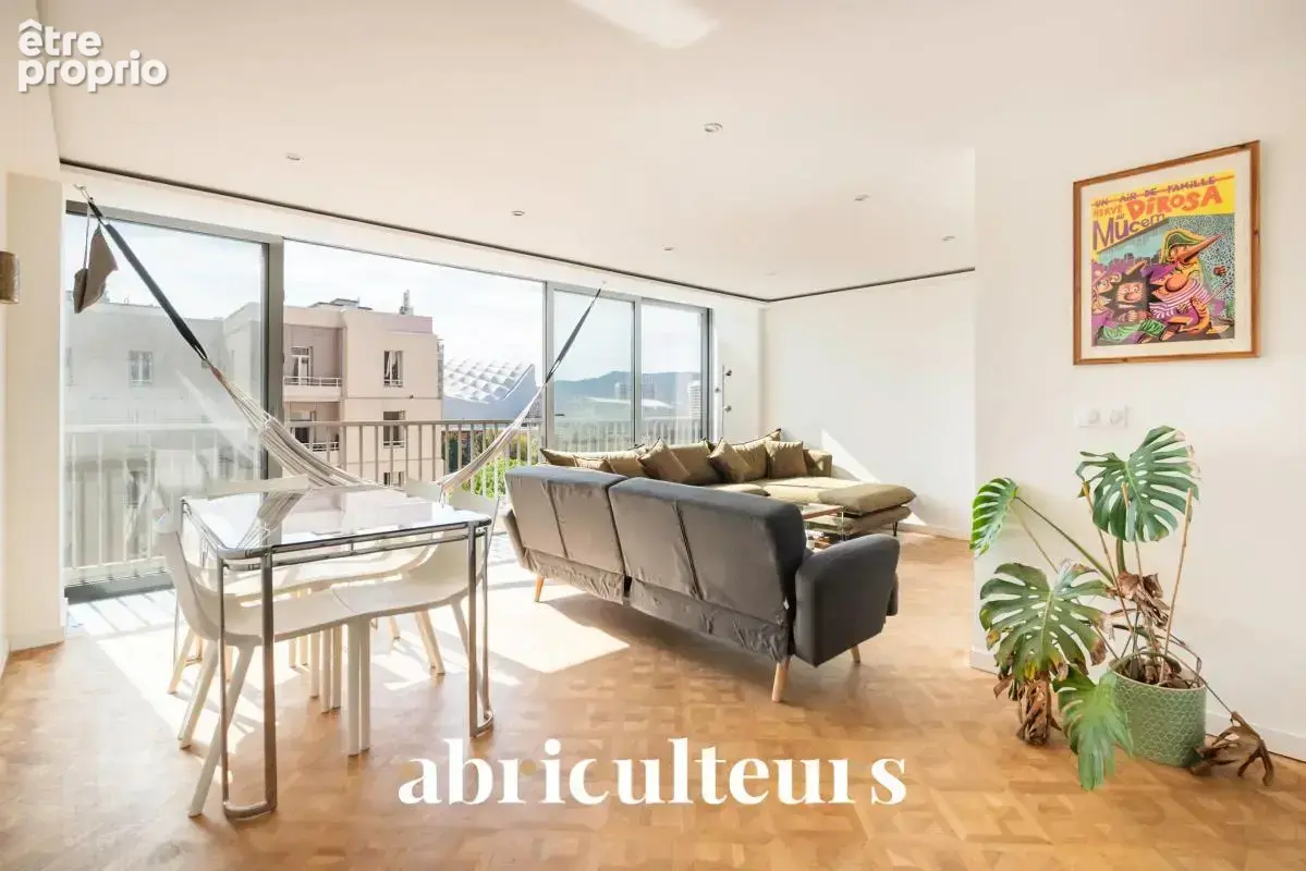 Appartement à MARSEILLE-8E