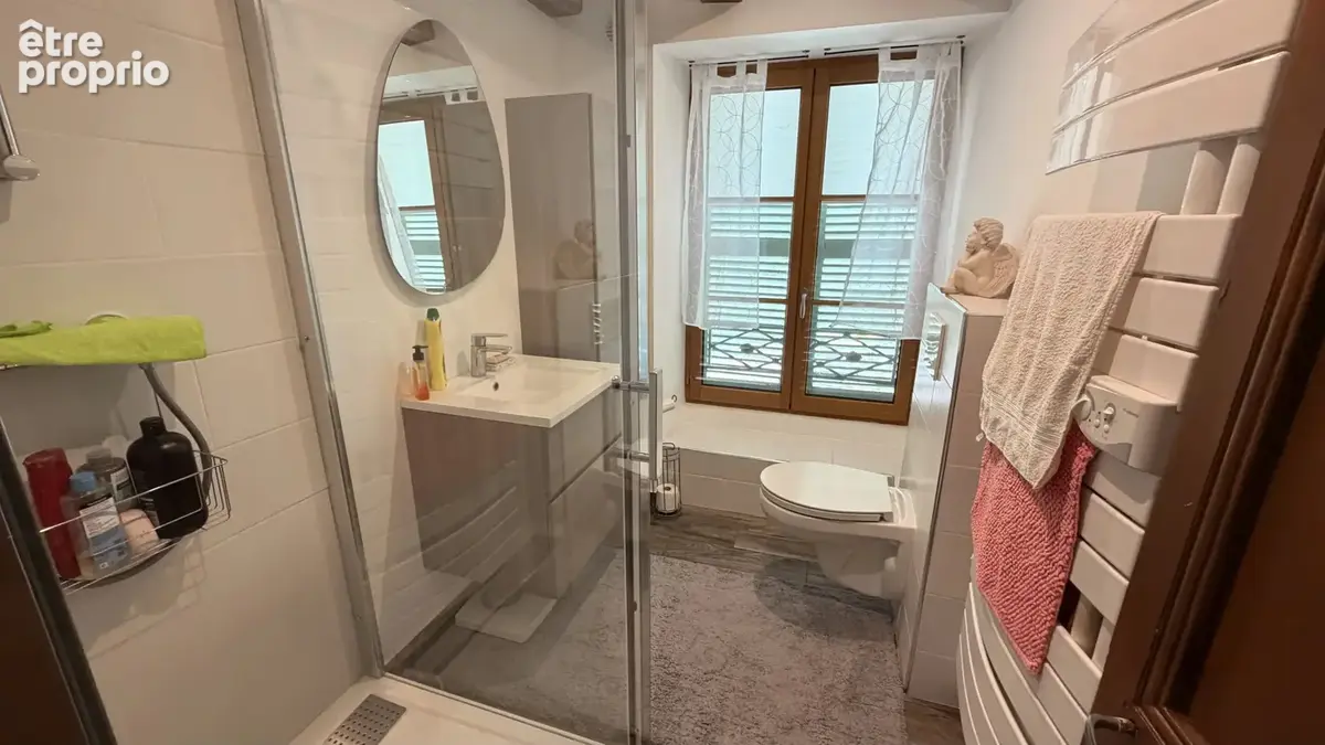 Maison renovée au centre ville de Montmorillon - photo 10