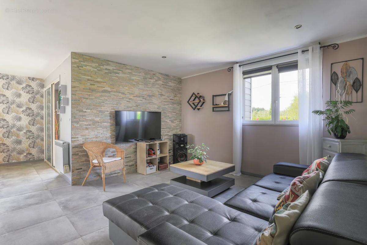 Maison de 6 pièces de 168 m² à Saint-Maulvis - photo 2