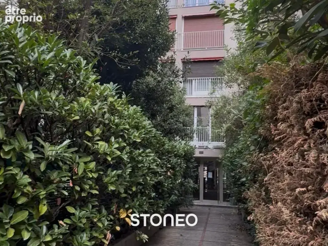 Appartement à NEUILLY-SUR-SEINE