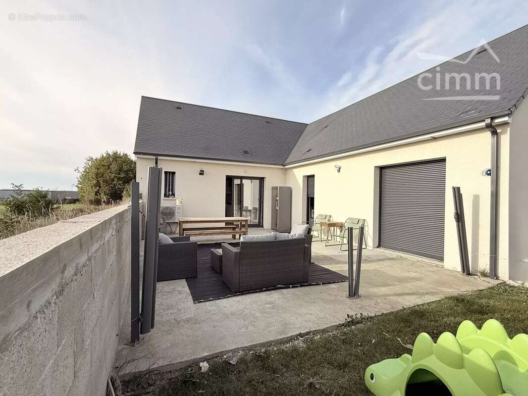 Maison à SAINT-SULPICE-DE-POMMERAY