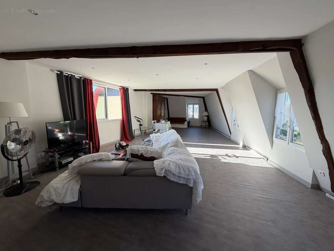 Commerce à LASSEUBE