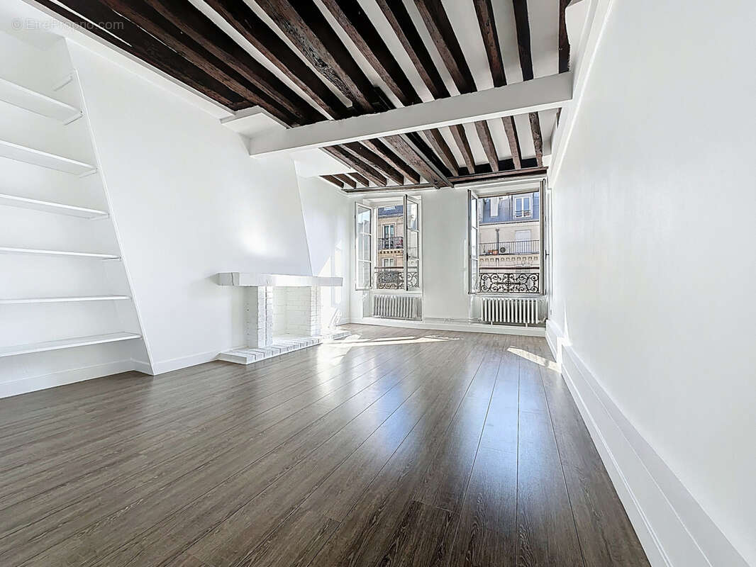 Appartement à PARIS-10E