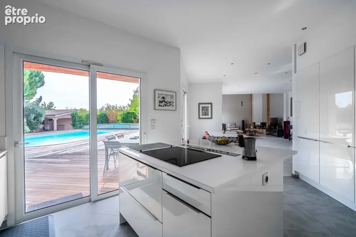 Maison de 240m2 - 8 pièces -  dans un cadre d exception a cailloux sur fontaines - photo 8
