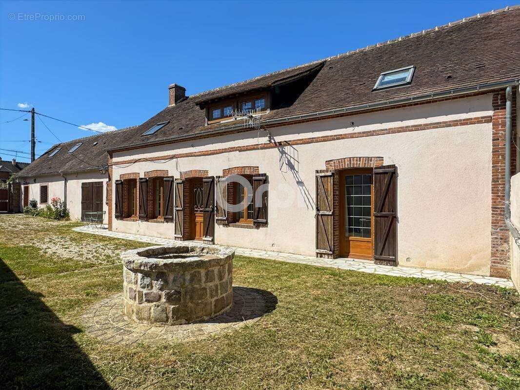 Maison à SAINT-LUBIN-DES-JONCHERETS