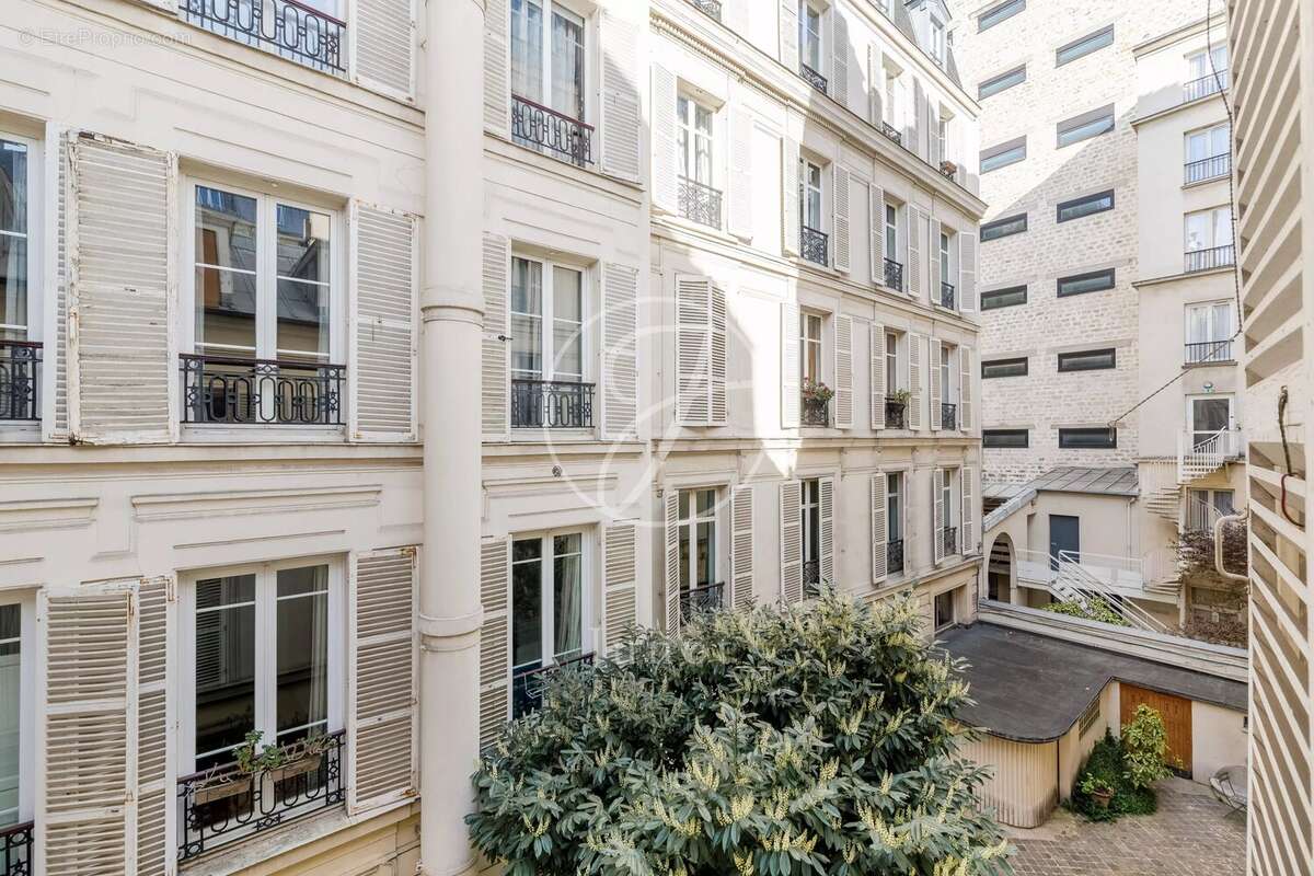 Appartement à PARIS-8E