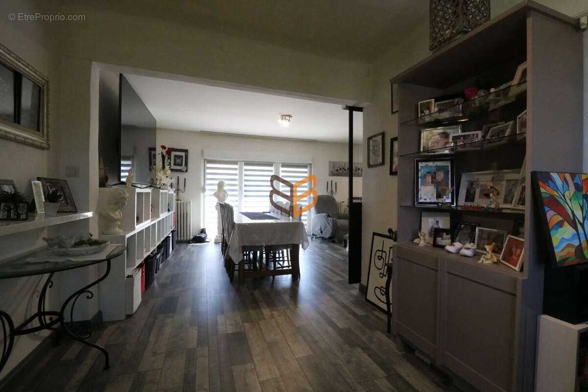 Maison à AUDUN-LE-ROMAN