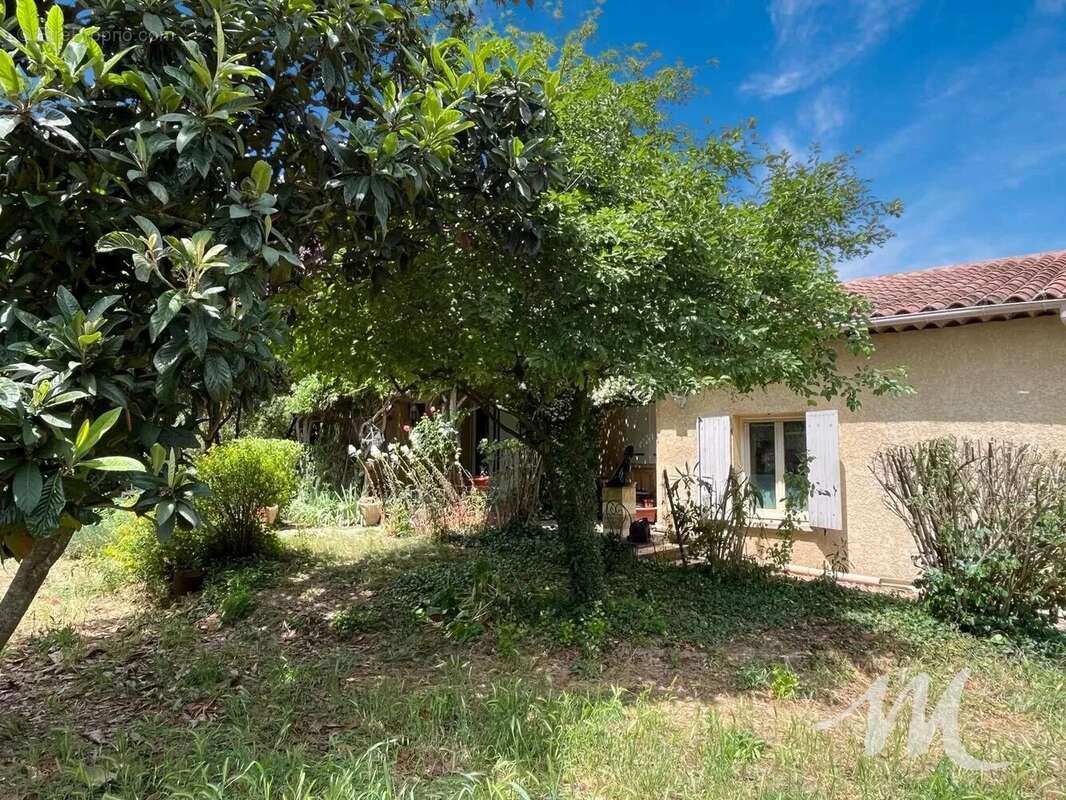 Maison à vendre de plain-pied avec atelier et jardin paysager Barjols 83670 - photo 12