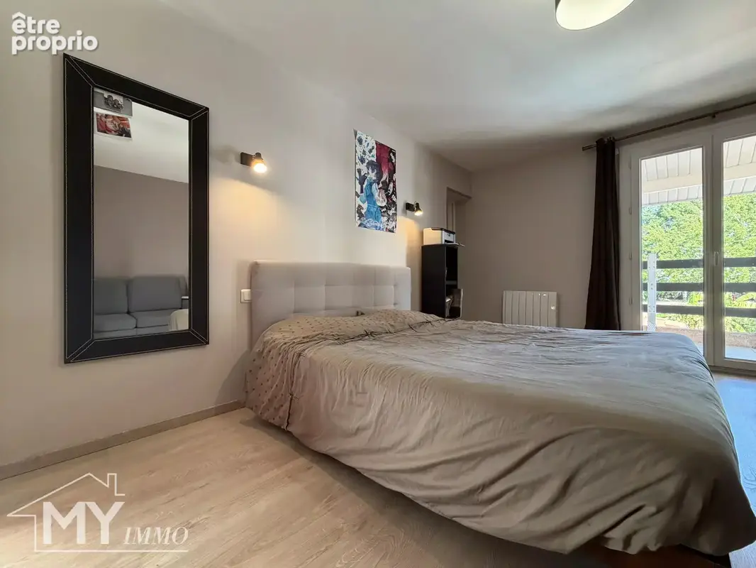 LA FORCE : Maison de 185 m² avec 5 chambres, jardin et piscine. - photo 15